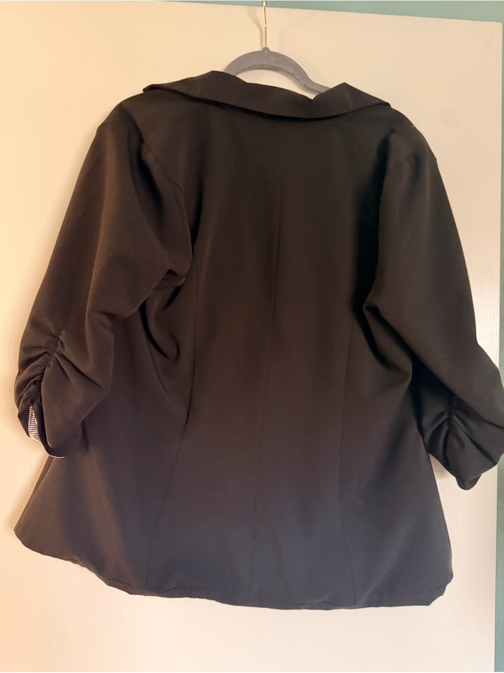 Torrid Black Ruched Sleeve One-Button Blazer Jacket Size 1 Office EUC 14/16 - Picture 2 of 11